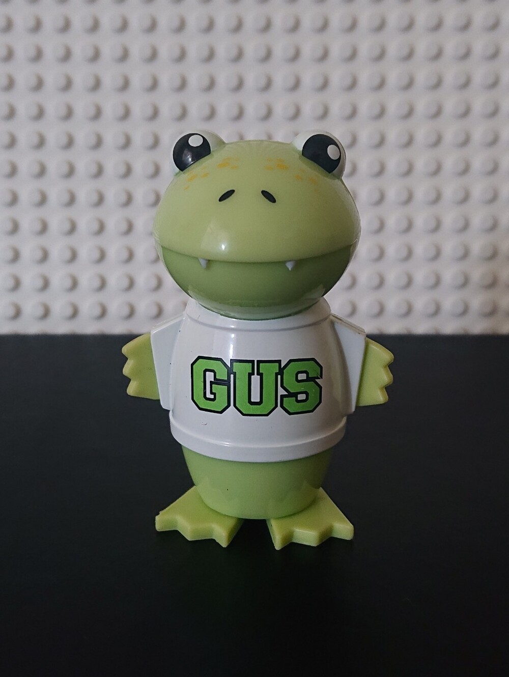 Bonkers Toy Co - Ryan's World - Gus The Gummy Gator 2.5" Figure - White Shirt
